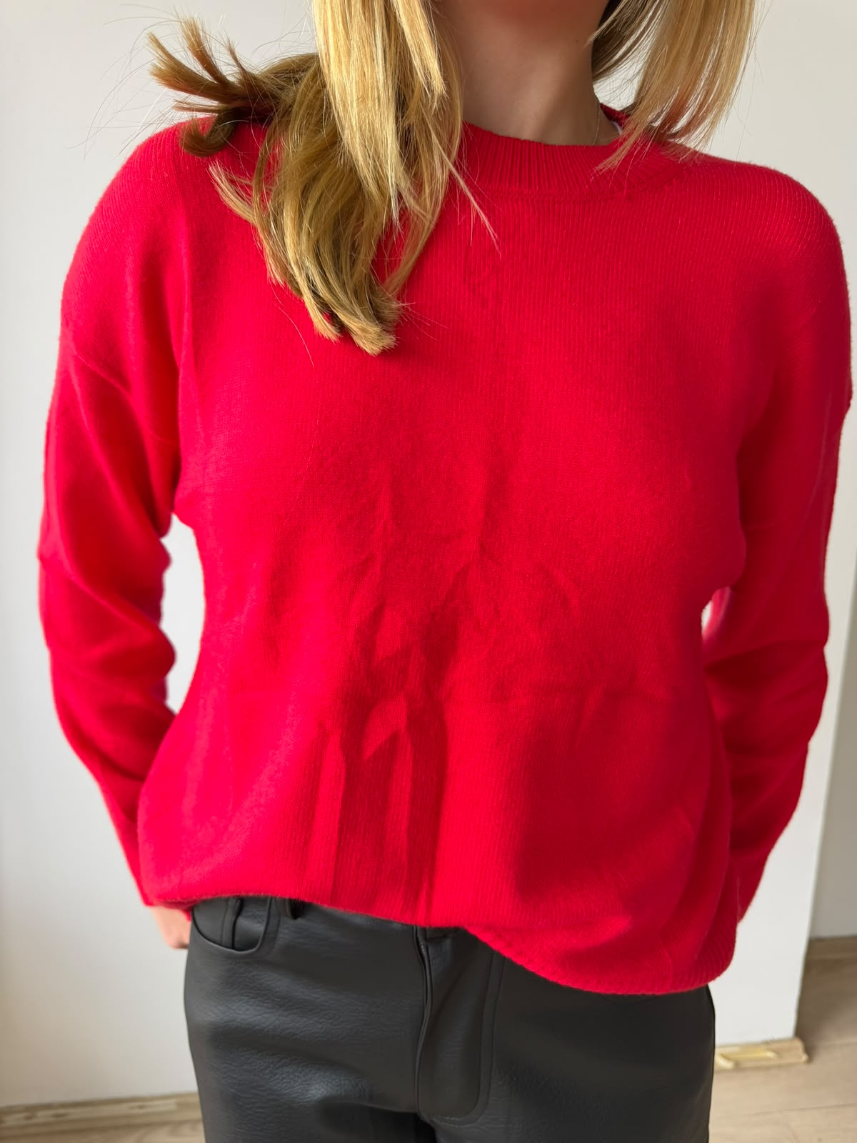 SCARLET KNIT SWEATER