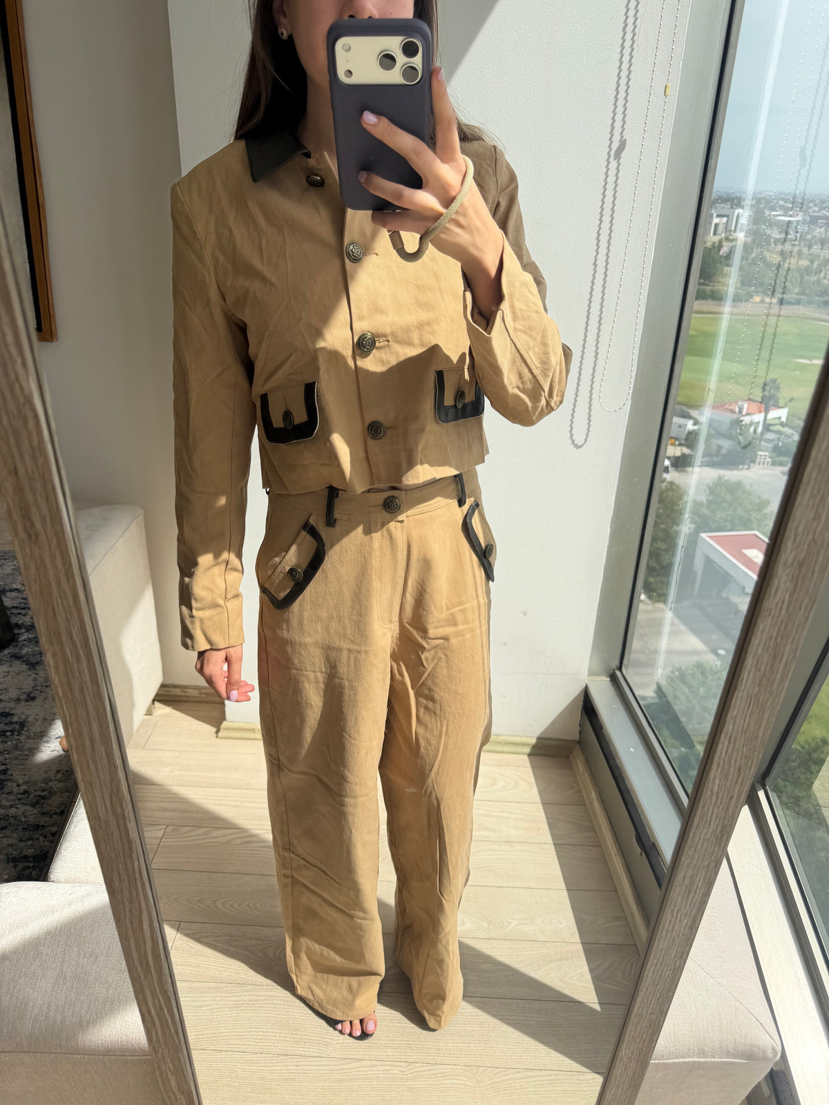 Leo set