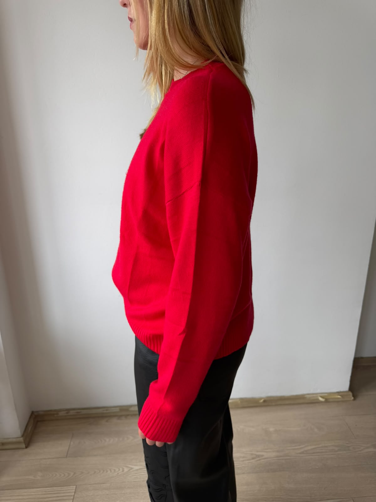 SCARLET KNIT SWEATER
