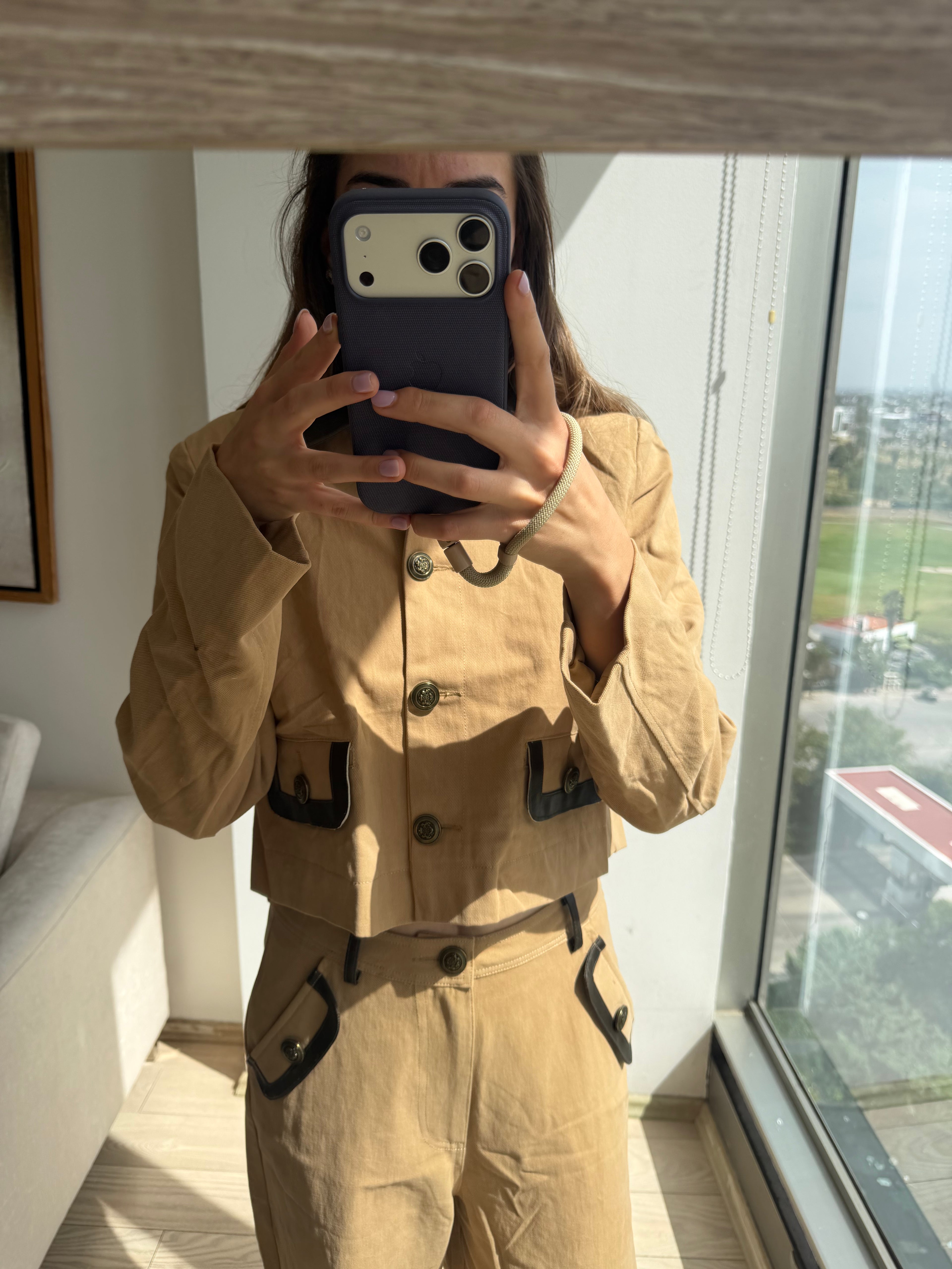 Leo set